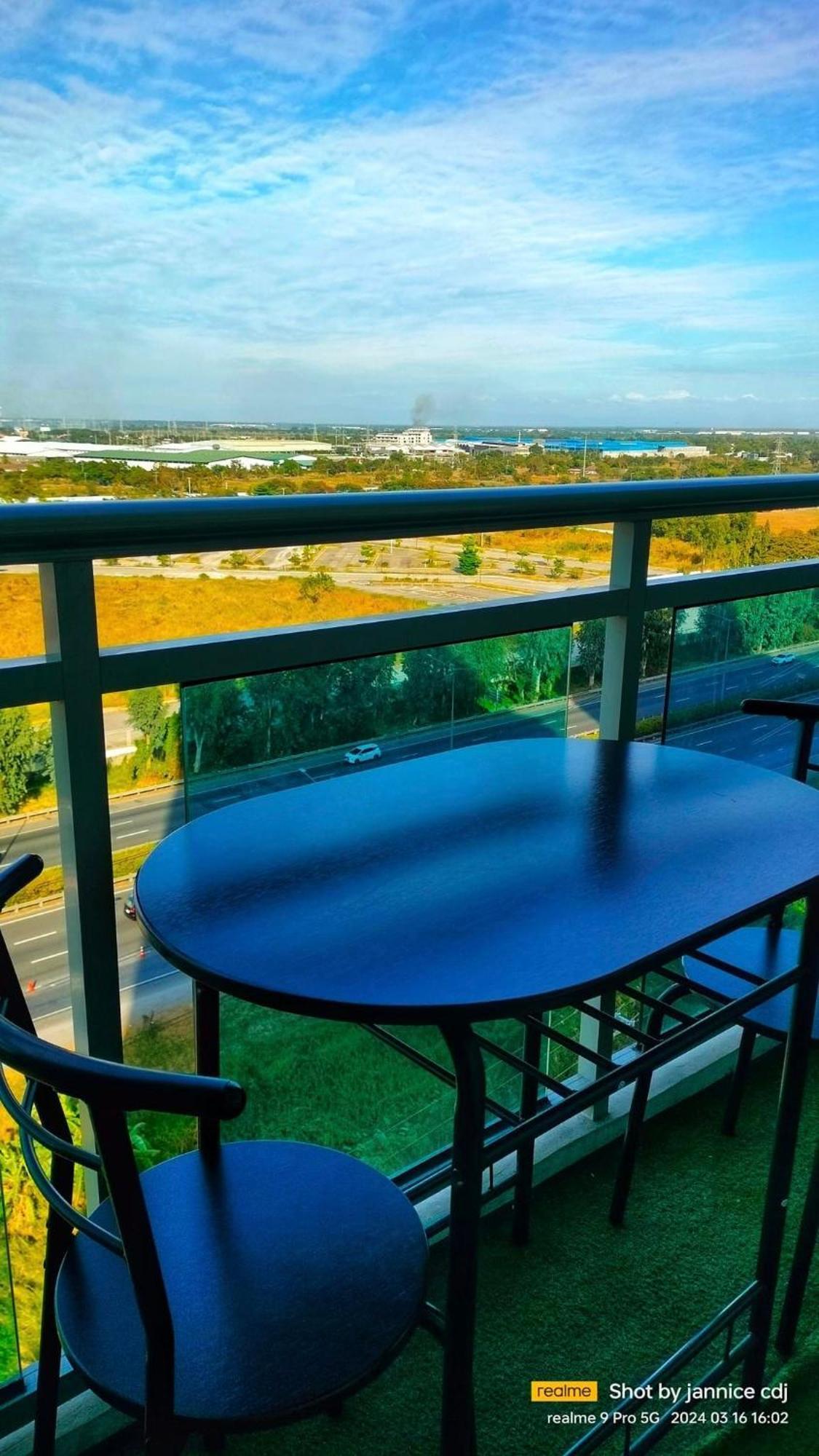 The Aces Crib At Azure North Pampanga Aparthotel Luaran gambar
